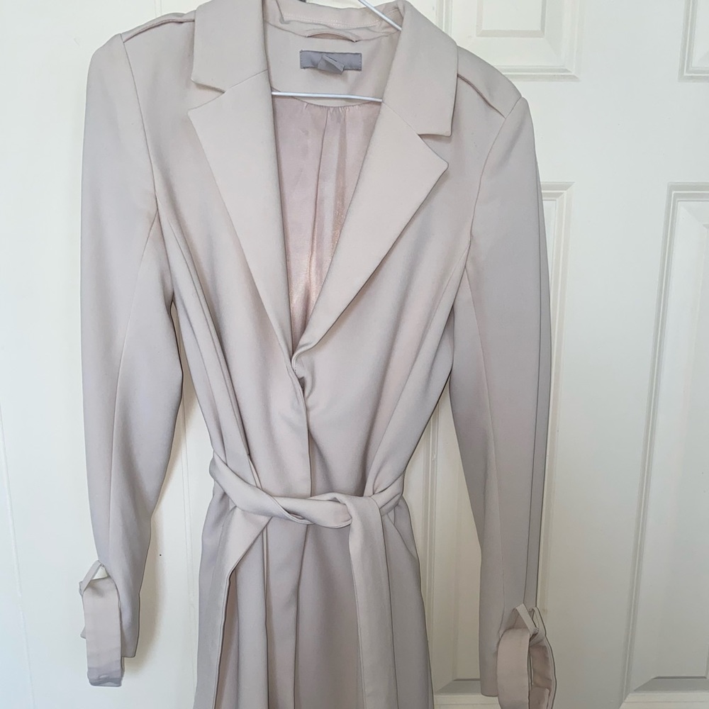 H&M beige white trench coat